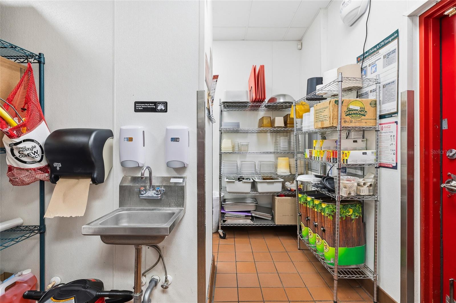 Image 28 of 35 For 18500 Veterans Boulevard 4