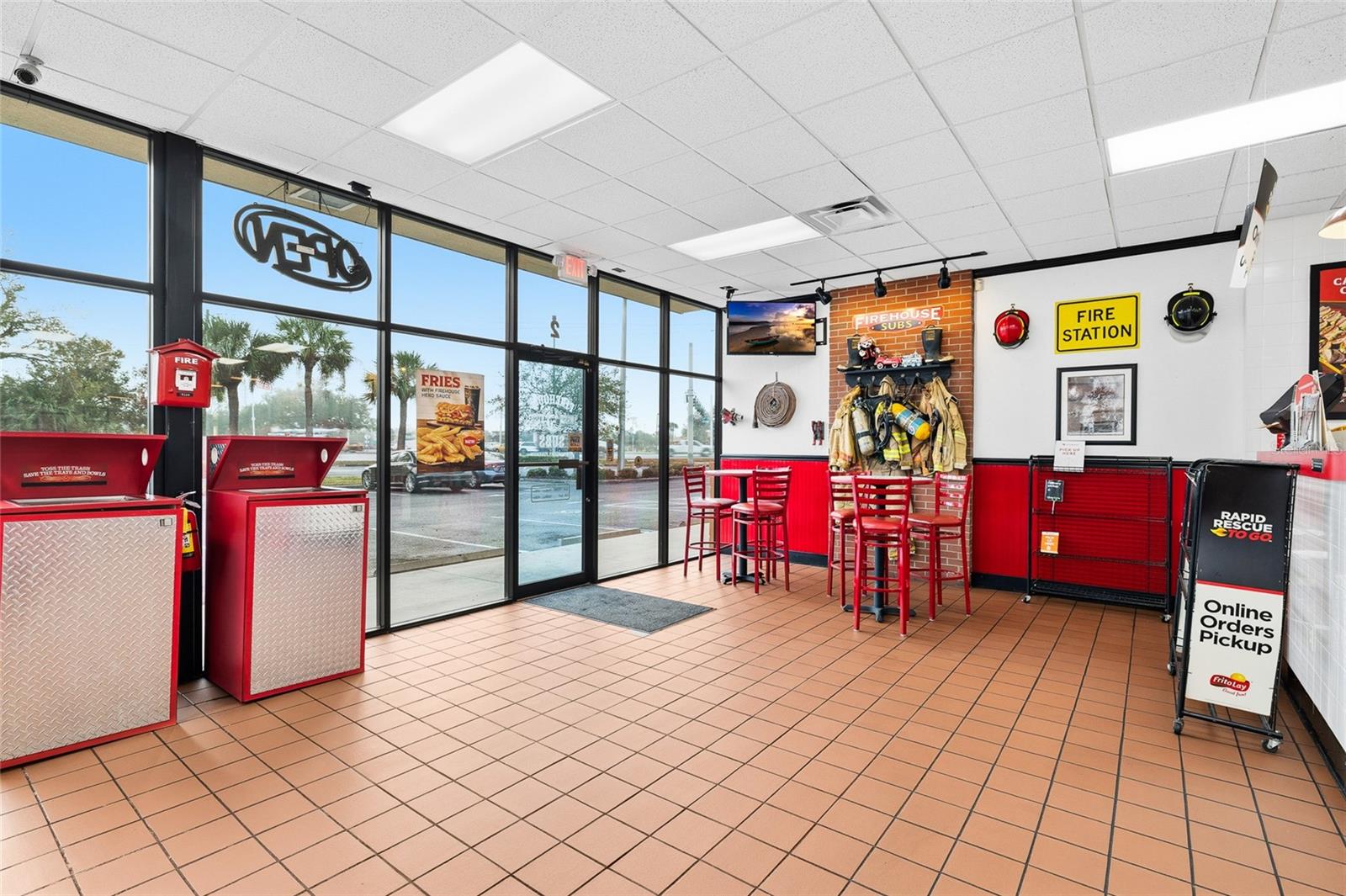 Image 5 of 35 For 18500 Veterans Boulevard 4