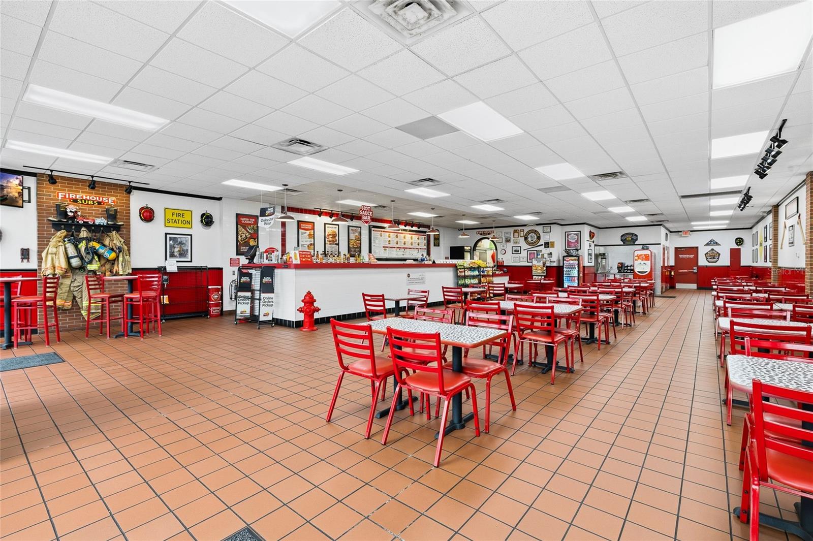 Image 7 of 35 For 18500 Veterans Boulevard 4