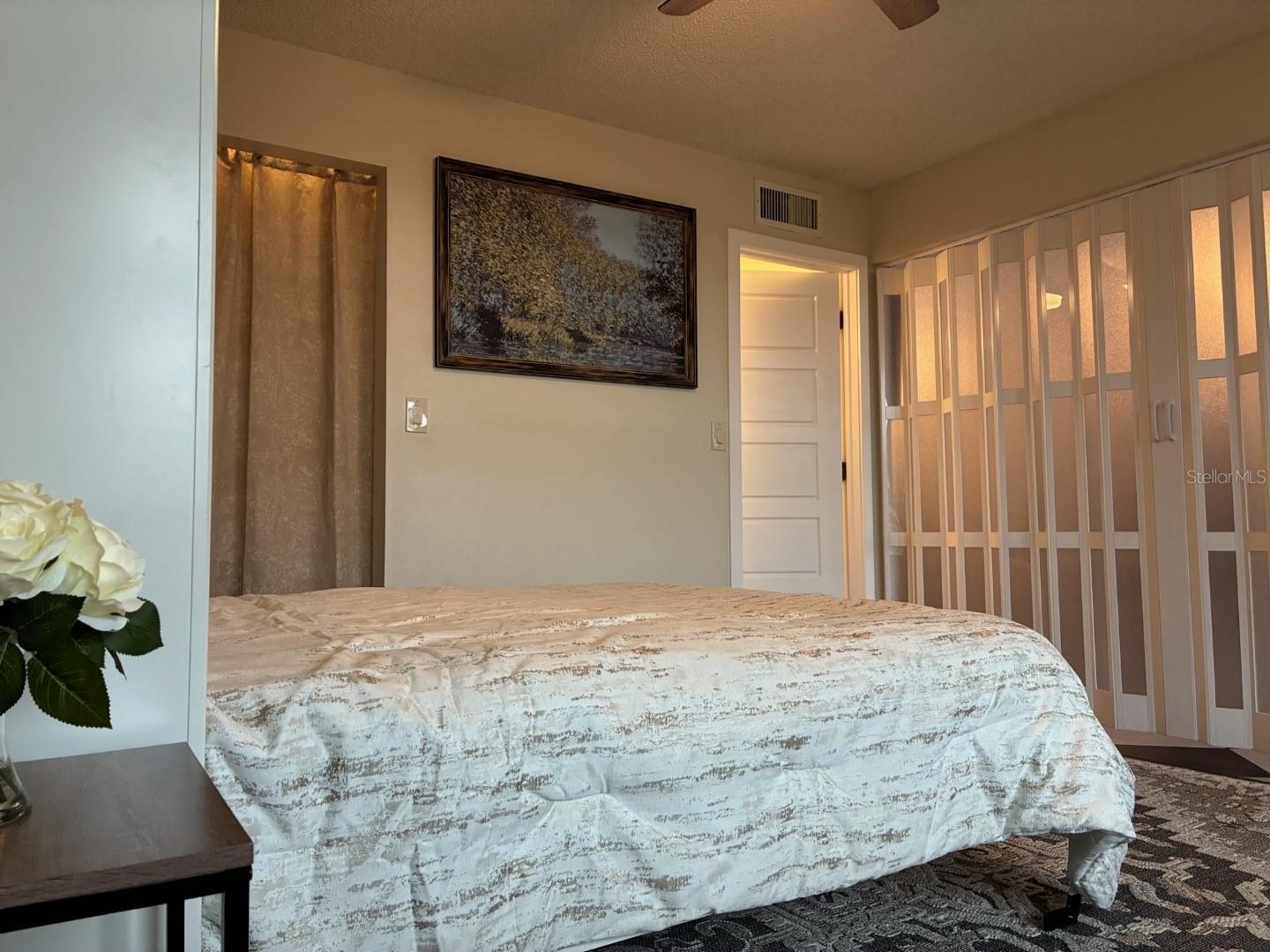 Image 13 of 52 For 19701 Gulf Boulevard 404