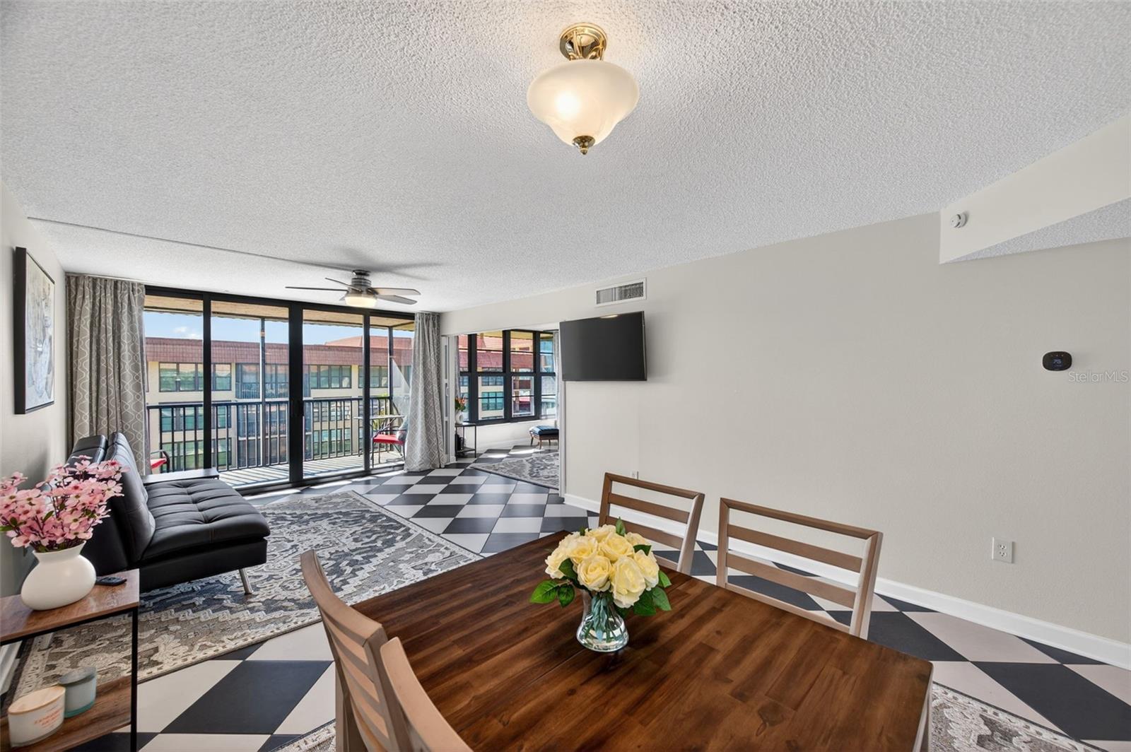 Image 18 of 52 For 19701 Gulf Boulevard 404