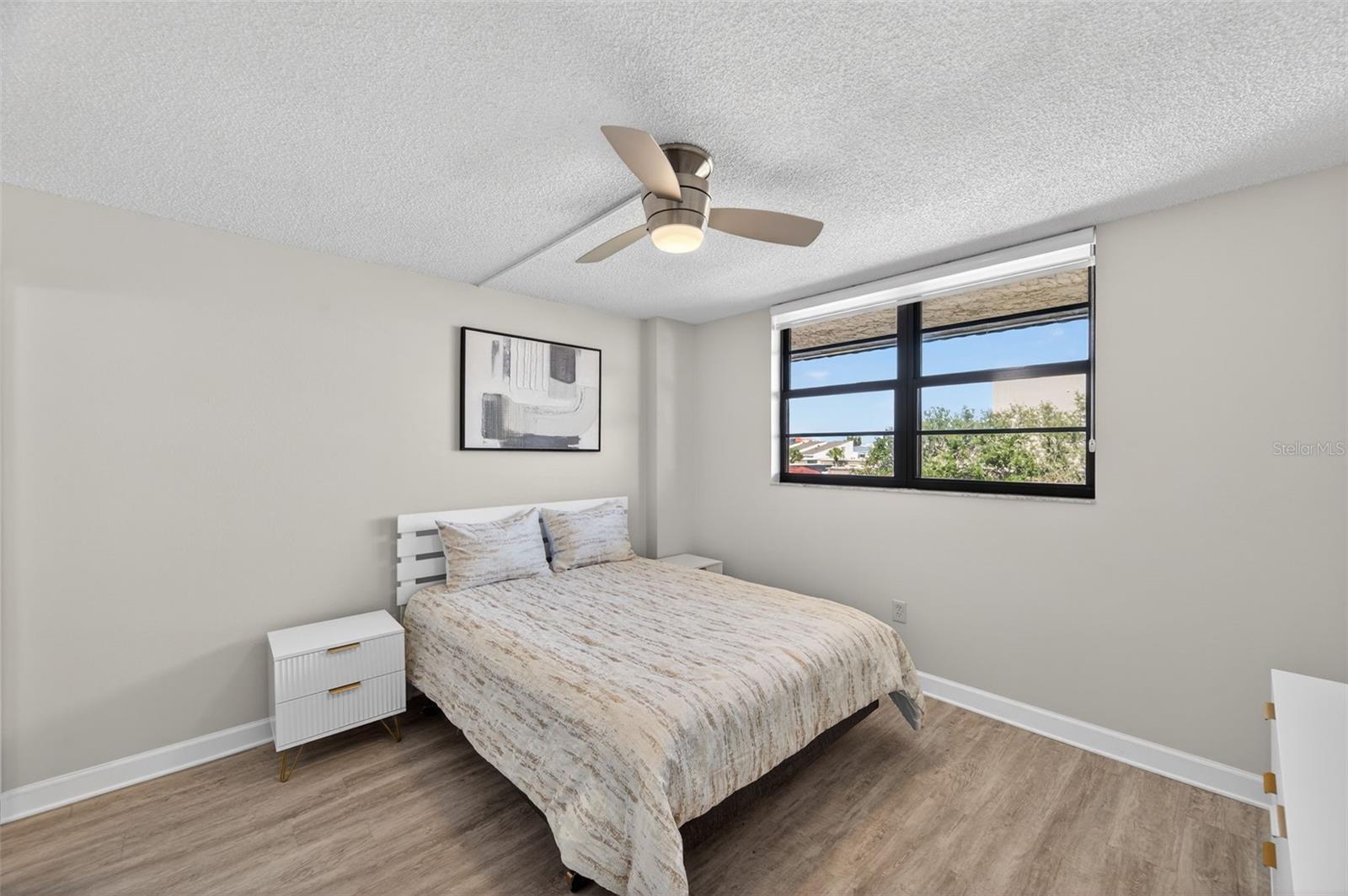 Image 23 of 52 For 19701 Gulf Boulevard 404