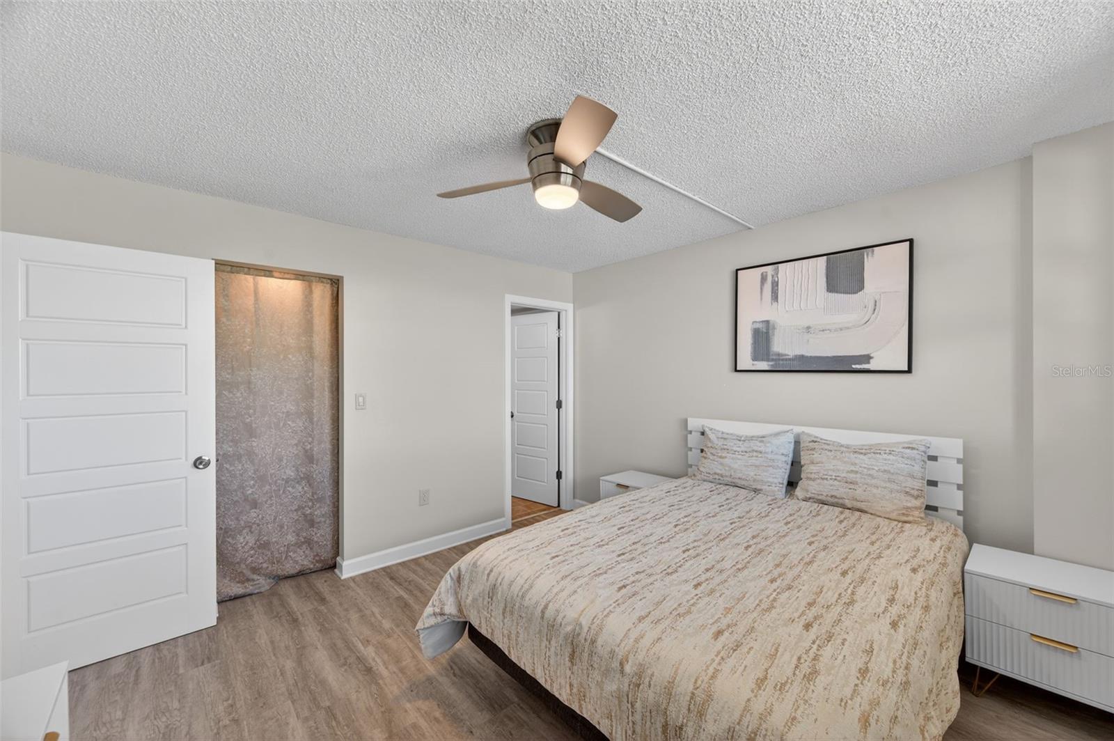 Image 25 of 52 For 19701 Gulf Boulevard 404