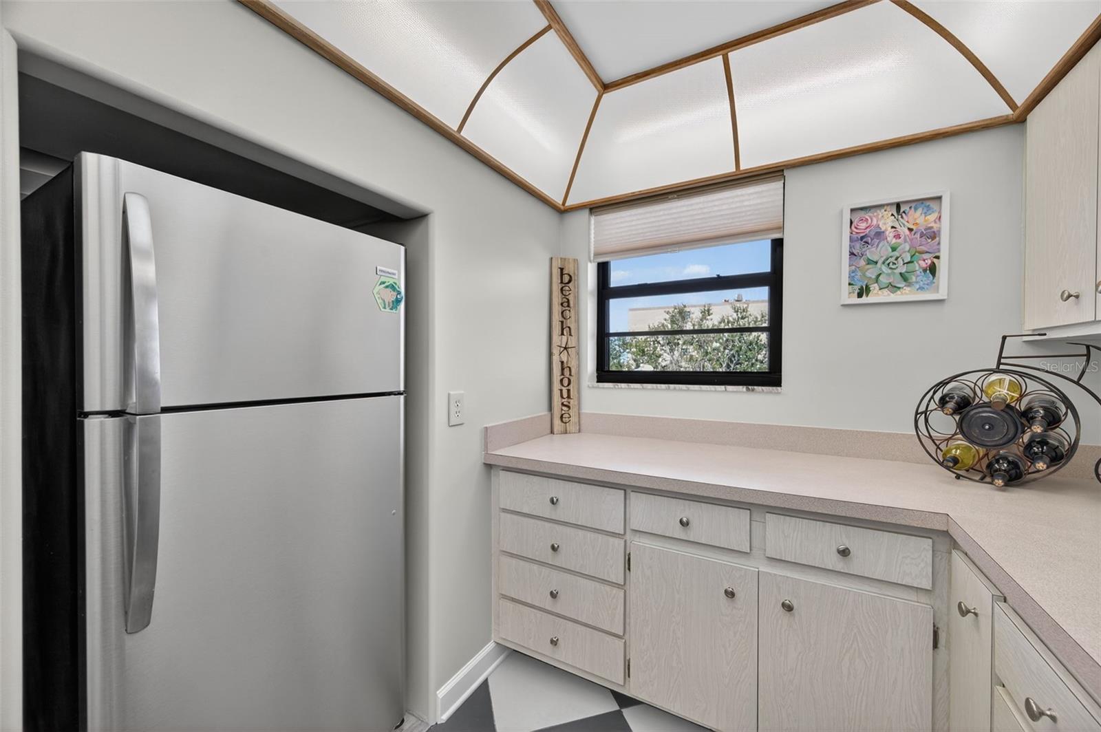 Image 29 of 52 For 19701 Gulf Boulevard 404