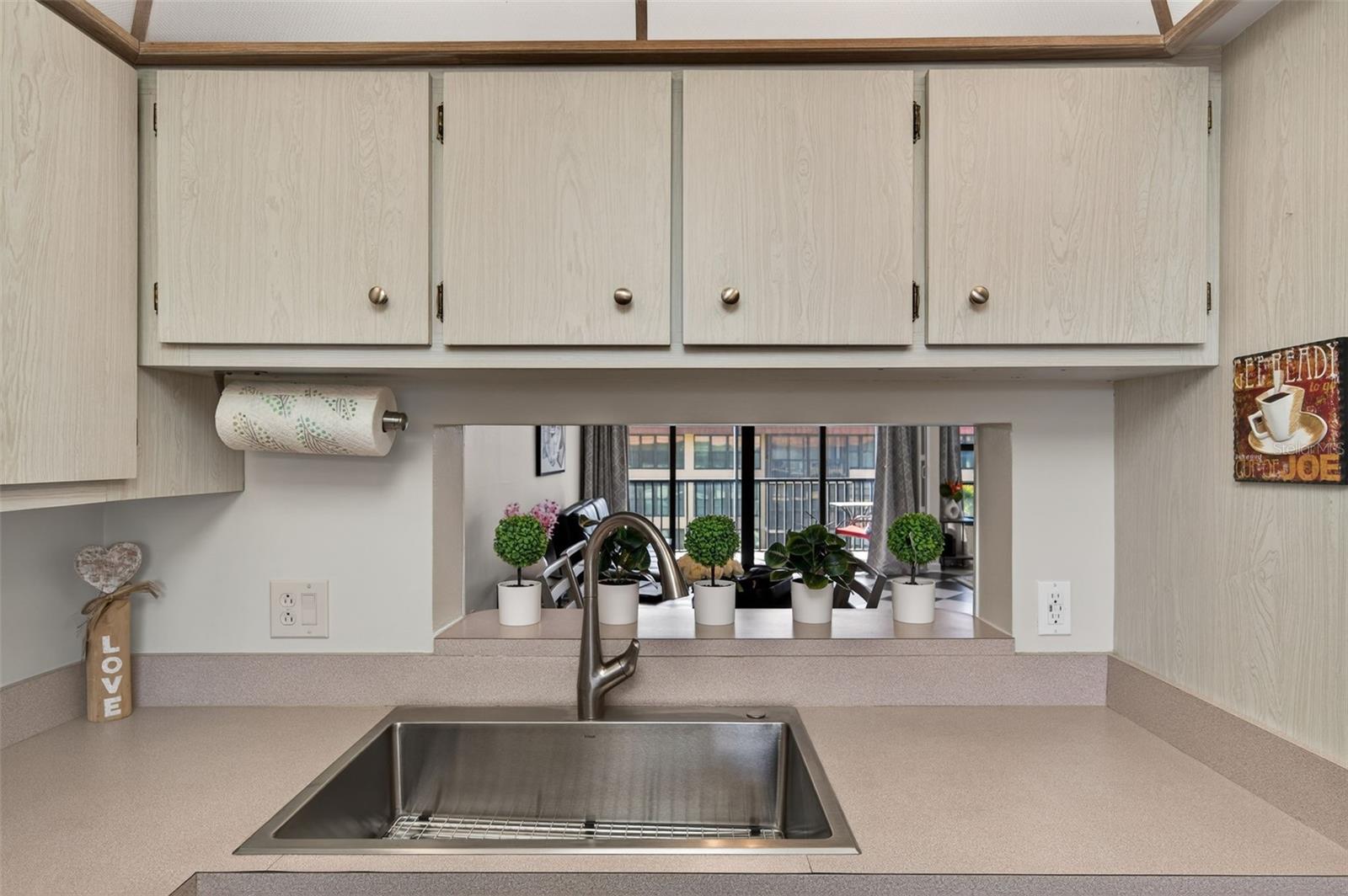 Image 32 of 52 For 19701 Gulf Boulevard 404