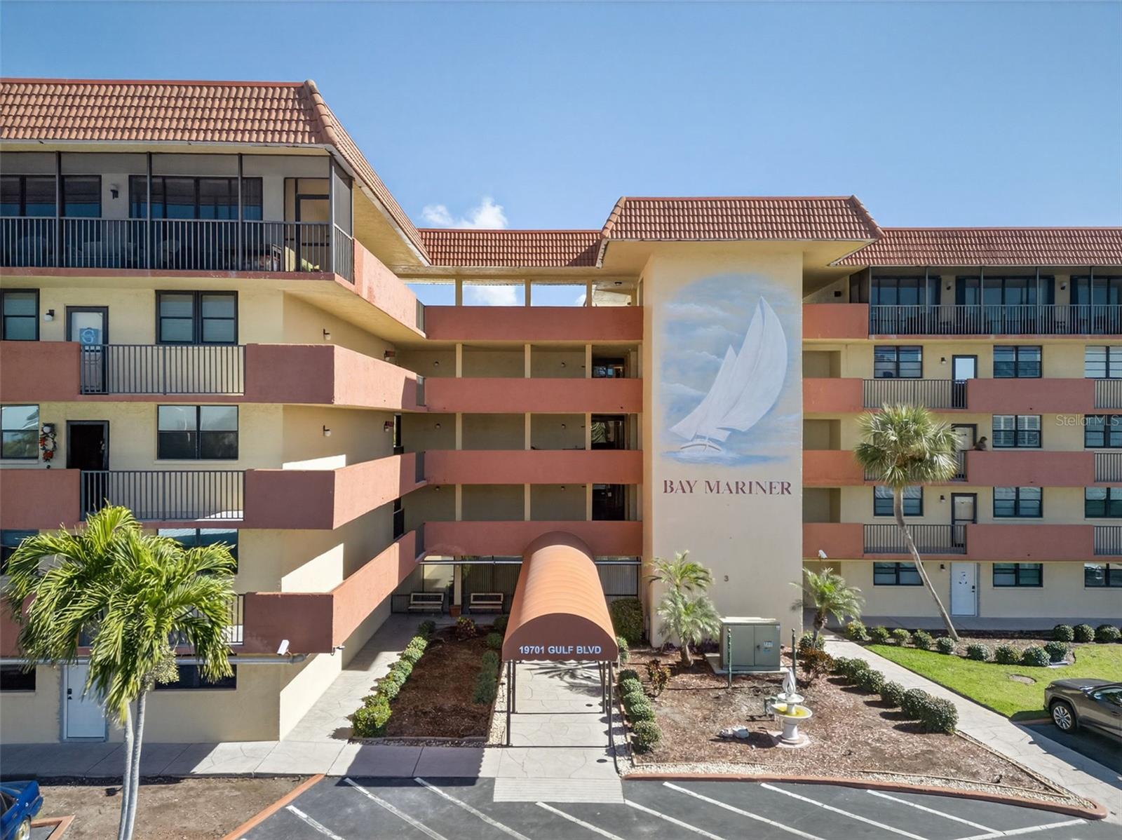 Image 45 of 52 For 19701 Gulf Boulevard 404