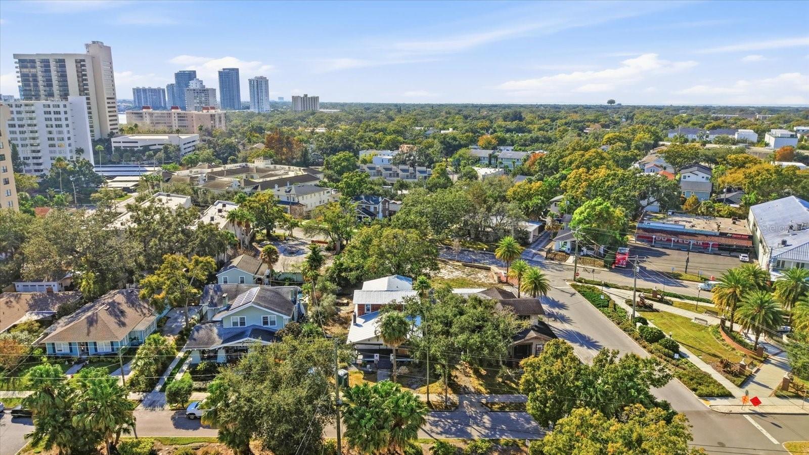 Listing photo id 11 for 1504 Howard Avenue