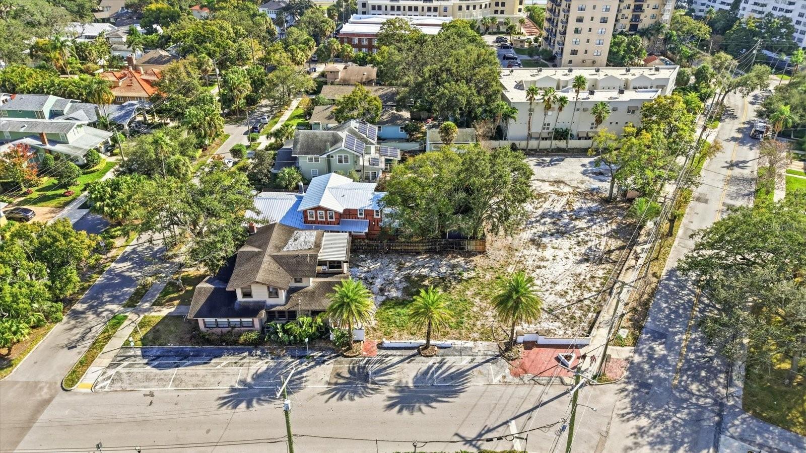 Listing photo id 14 for 1504 Howard Avenue