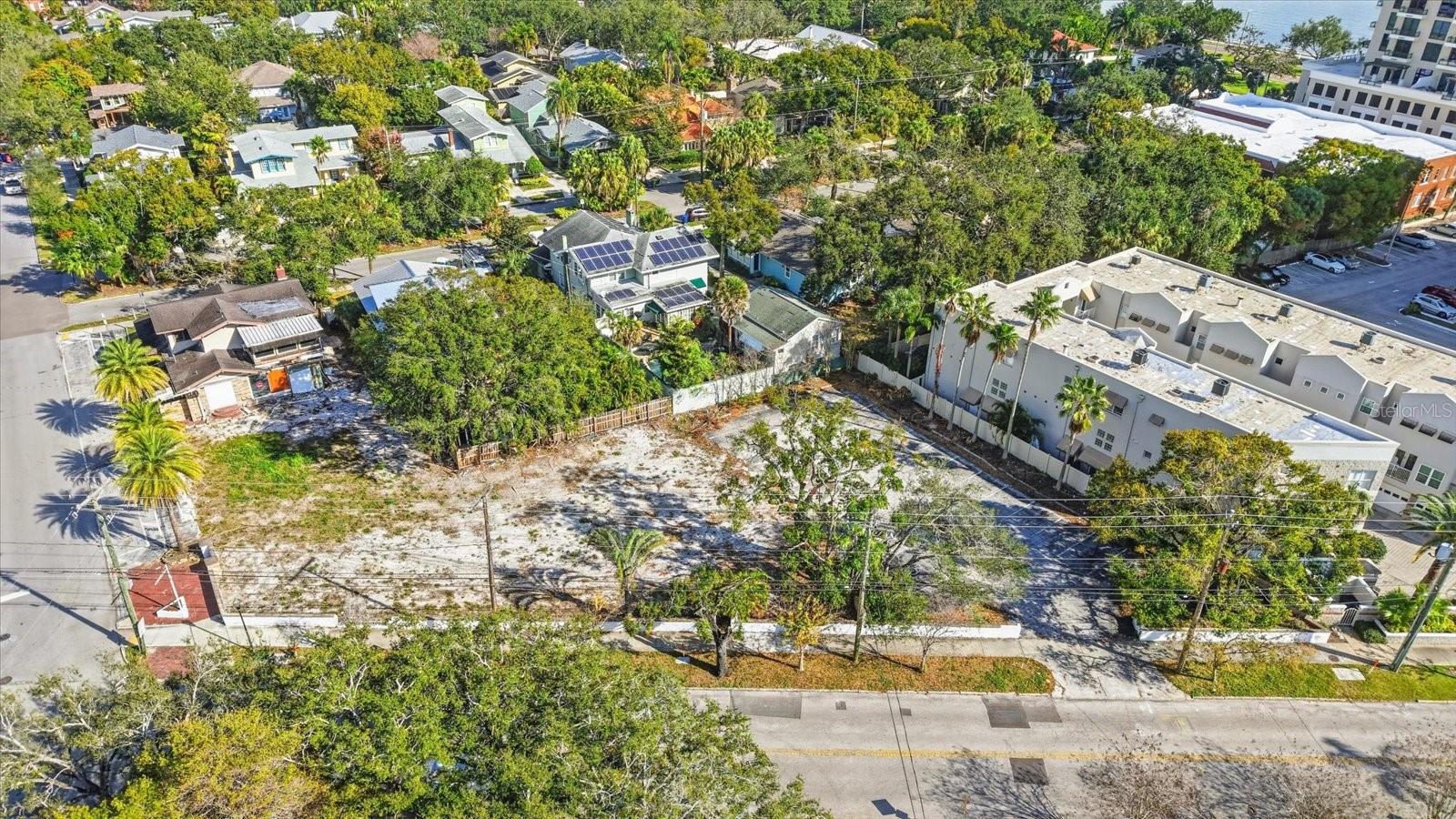 Listing photo id 16 for 1504 Howard Avenue