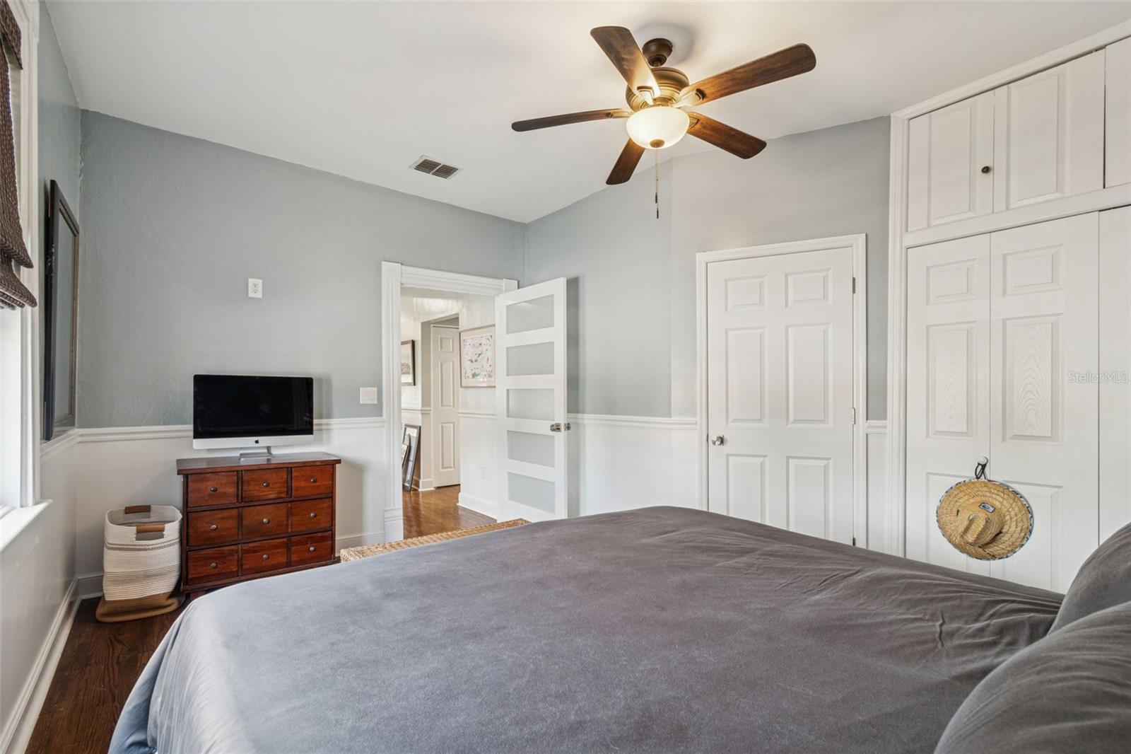 Image 24 of 64 For 305 Grand Boulevard