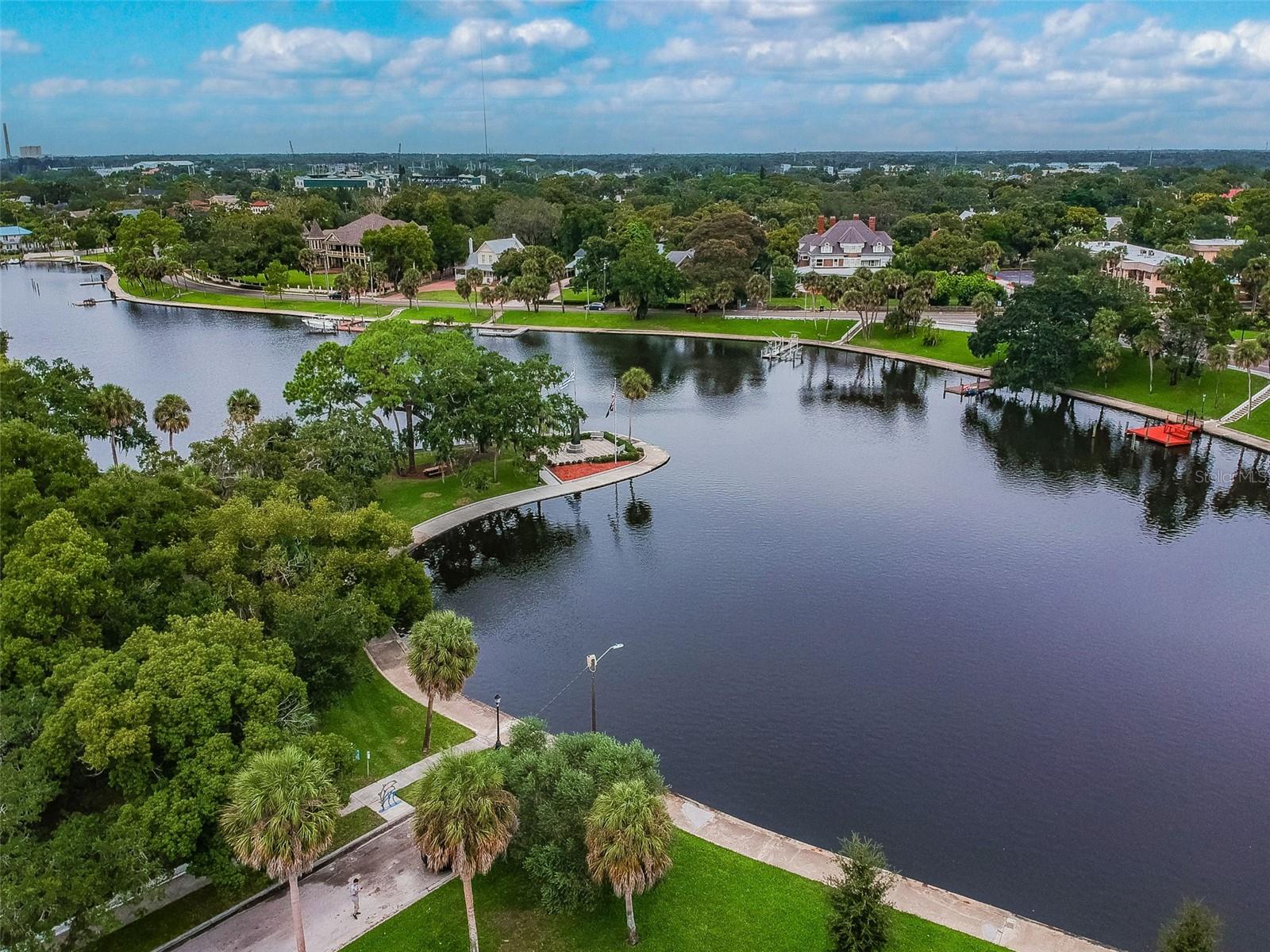 Image 62 of 64 For 305 Grand Boulevard