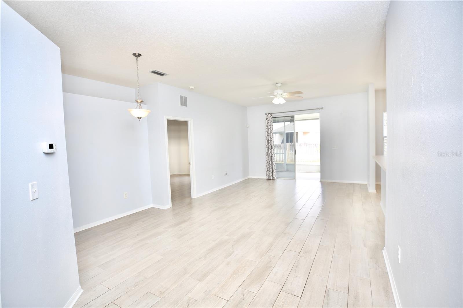 Image 19 of 39 For 24421 Breezy Oak Court