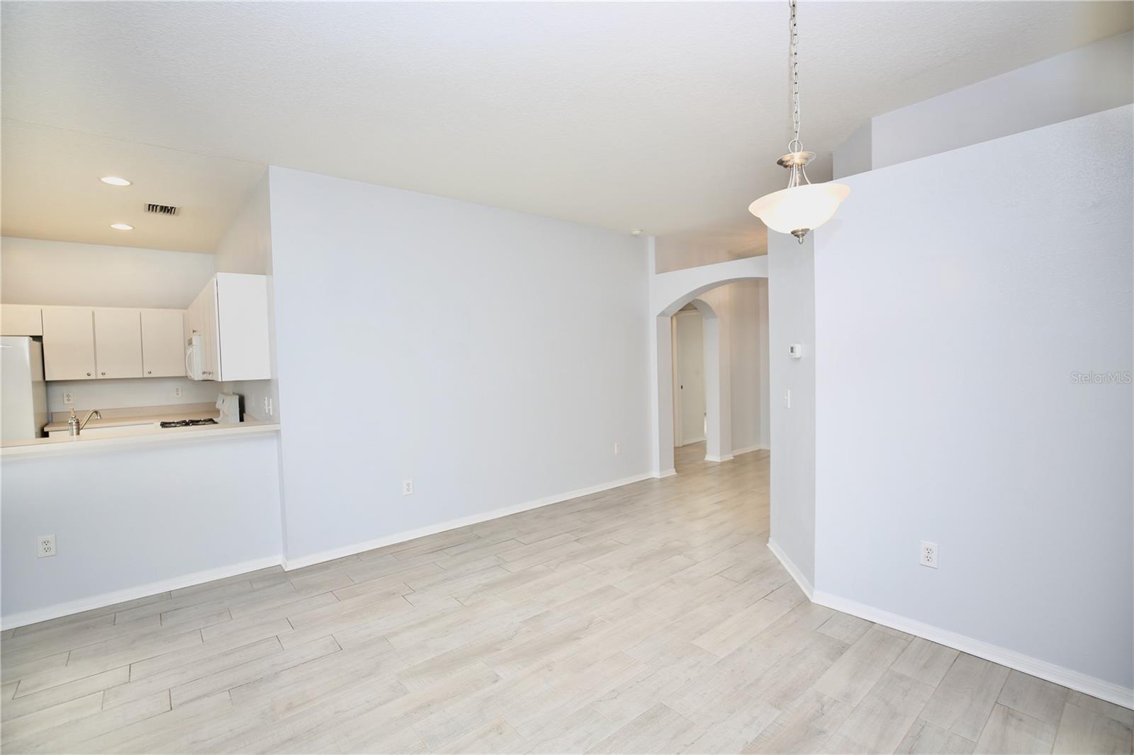 Image 21 of 39 For 24421 Breezy Oak Court