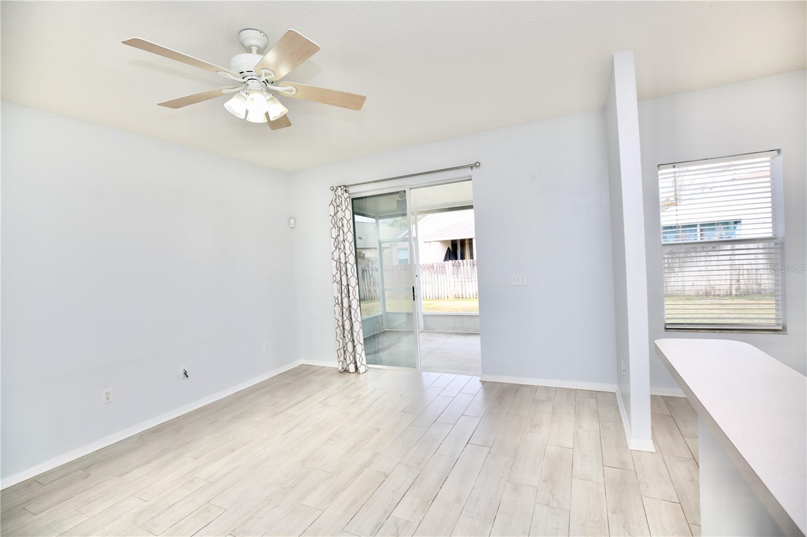 Image 26 of 39 For 24421 Breezy Oak Court