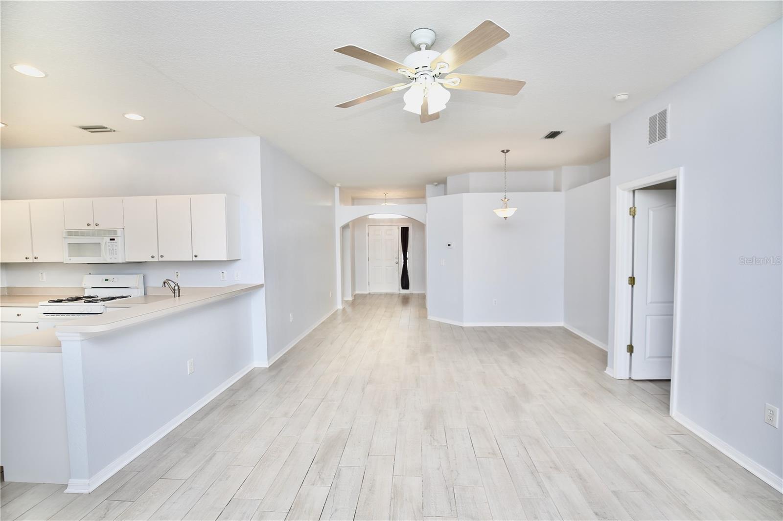 Image 34 of 39 For 24421 Breezy Oak Court