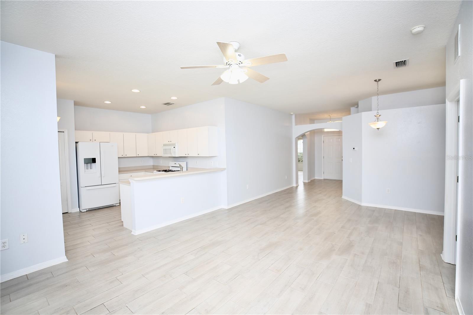 Image 35 of 39 For 24421 Breezy Oak Court