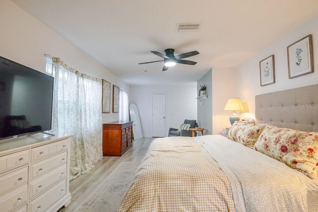 Image 24 of 56 For 1225 King Avenue