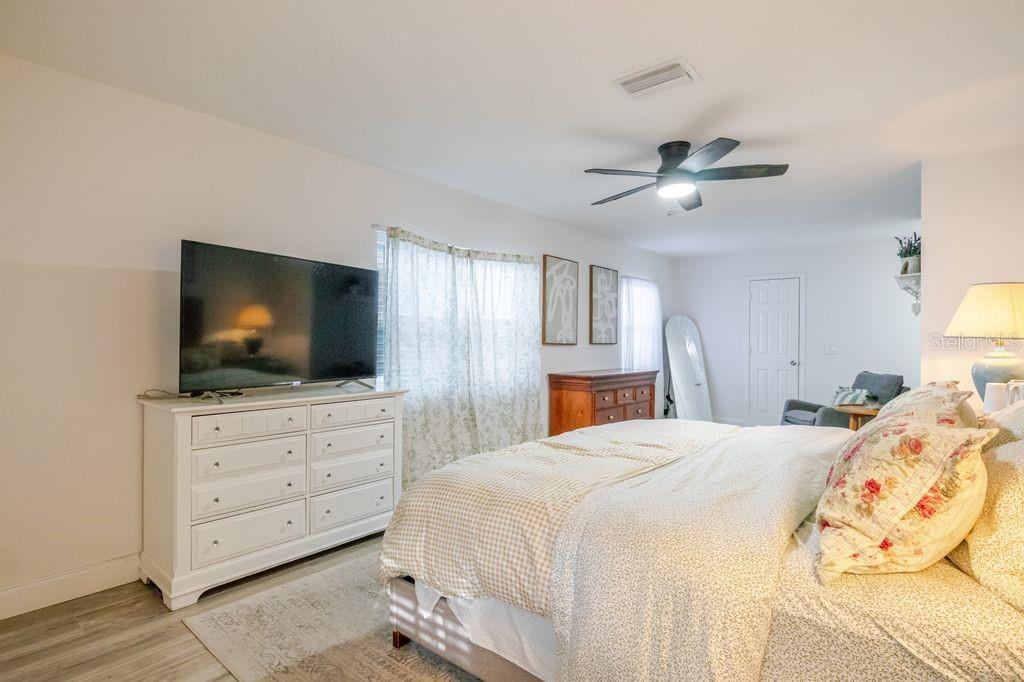 Image 26 of 56 For 1225 King Avenue