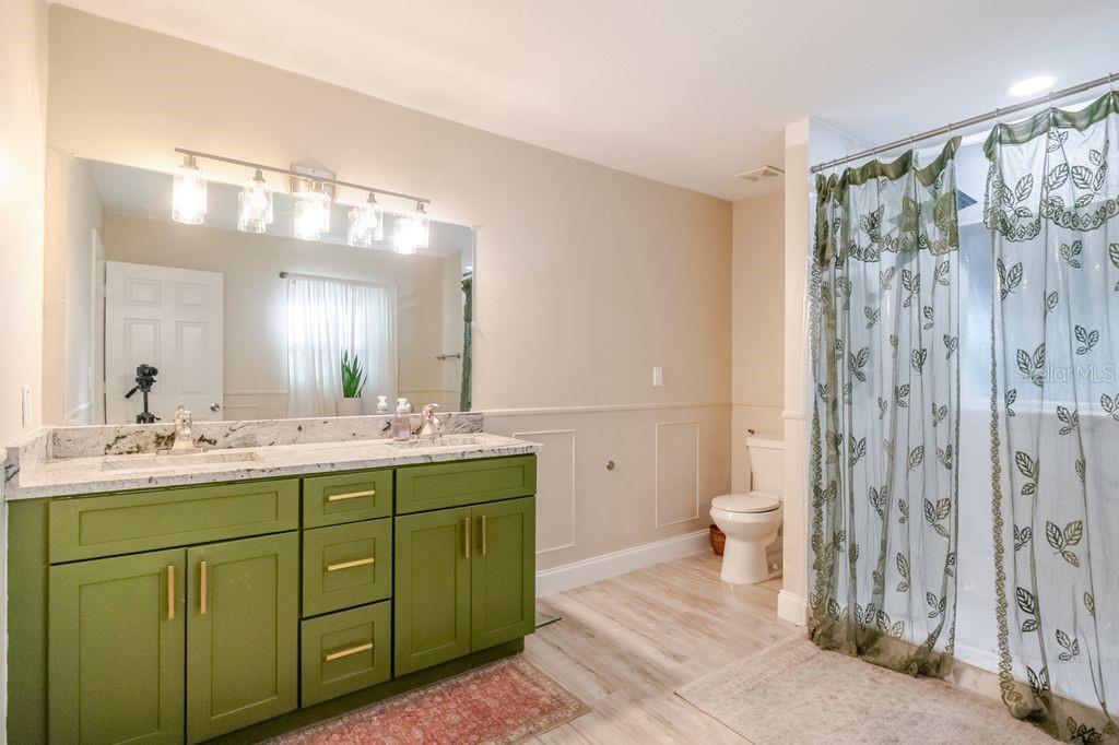 Image 28 of 56 For 1225 King Avenue