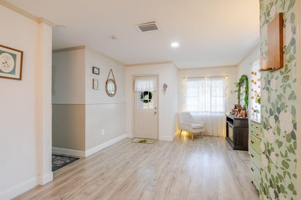 Image 7 of 56 For 1225 King Avenue