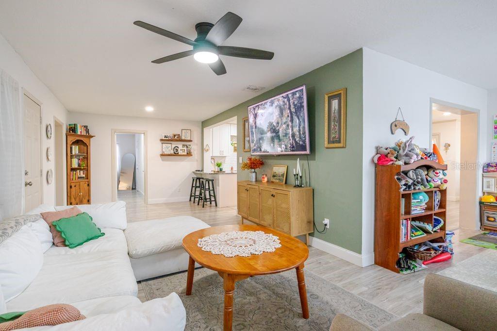 Image 9 of 56 For 1225 King Avenue