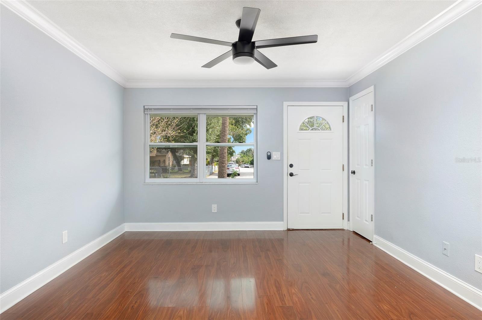 Image 5 of 32 For 727 14th Street S