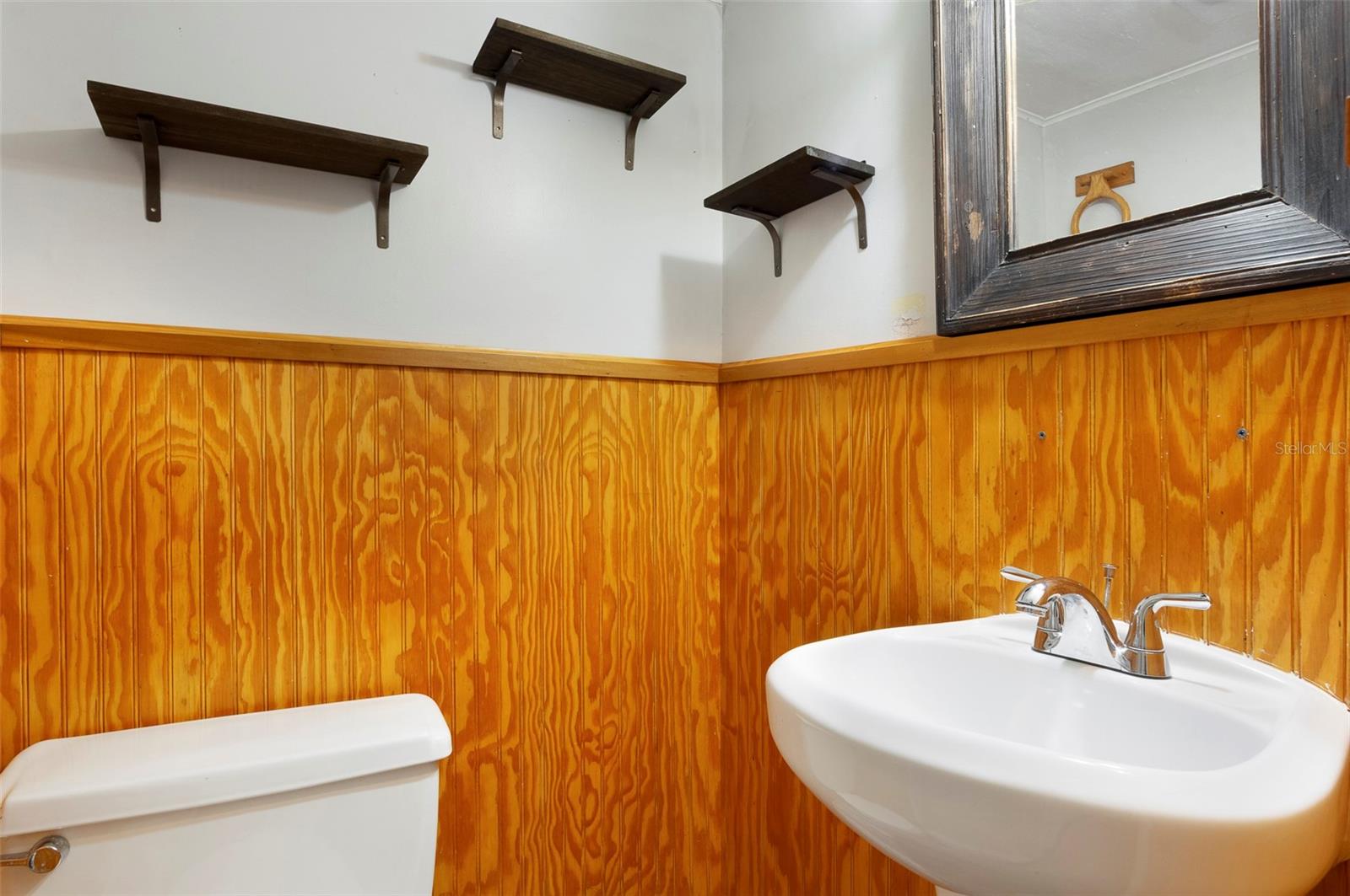 Image 10 of 35 For 2900 Leslee Lake Drive N