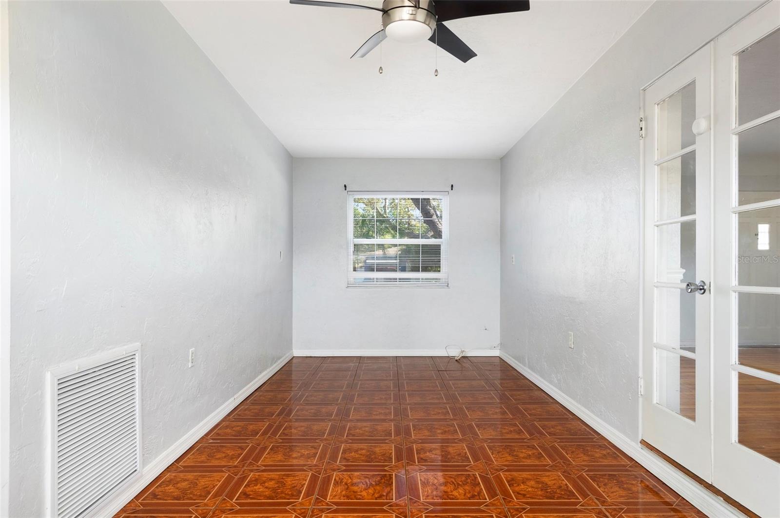 Image 12 of 35 For 2900 Leslee Lake Drive N