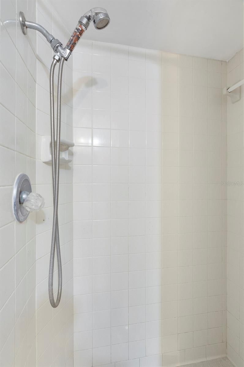 Image 16 of 35 For 2900 Leslee Lake Drive N