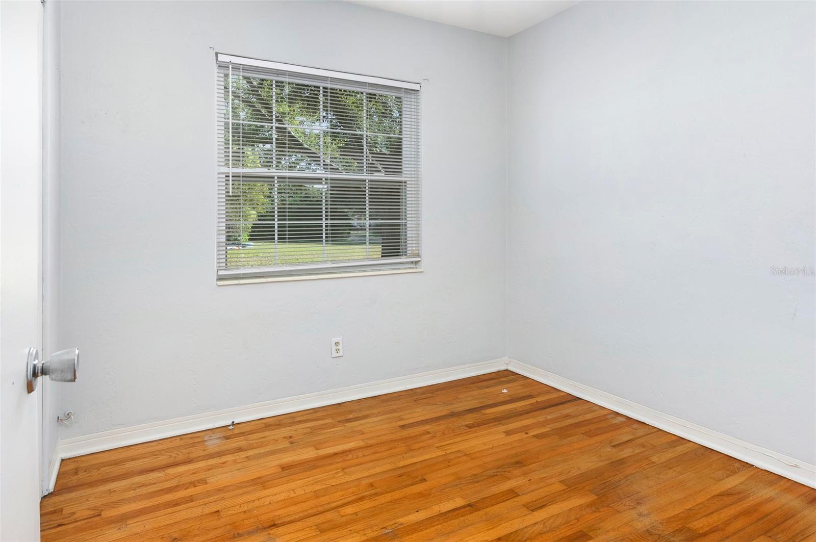 Image 18 of 35 For 2900 Leslee Lake Drive N