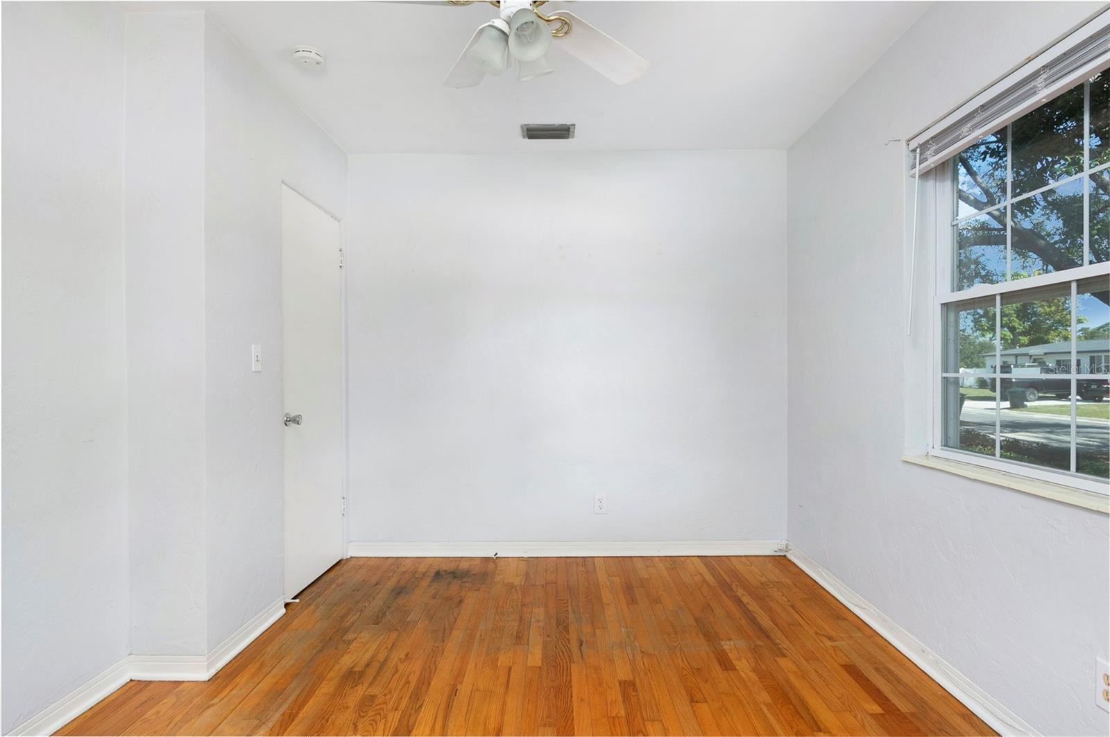 Image 20 of 35 For 2900 Leslee Lake Drive N