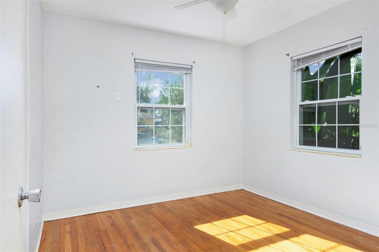 Image 21 of 35 For 2900 Leslee Lake Drive N