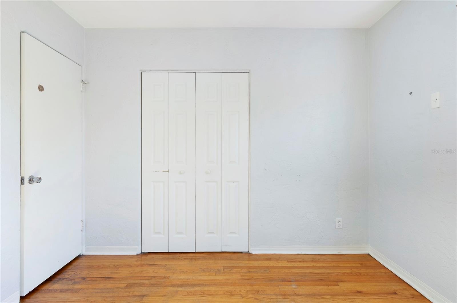 Image 22 of 35 For 2900 Leslee Lake Drive N