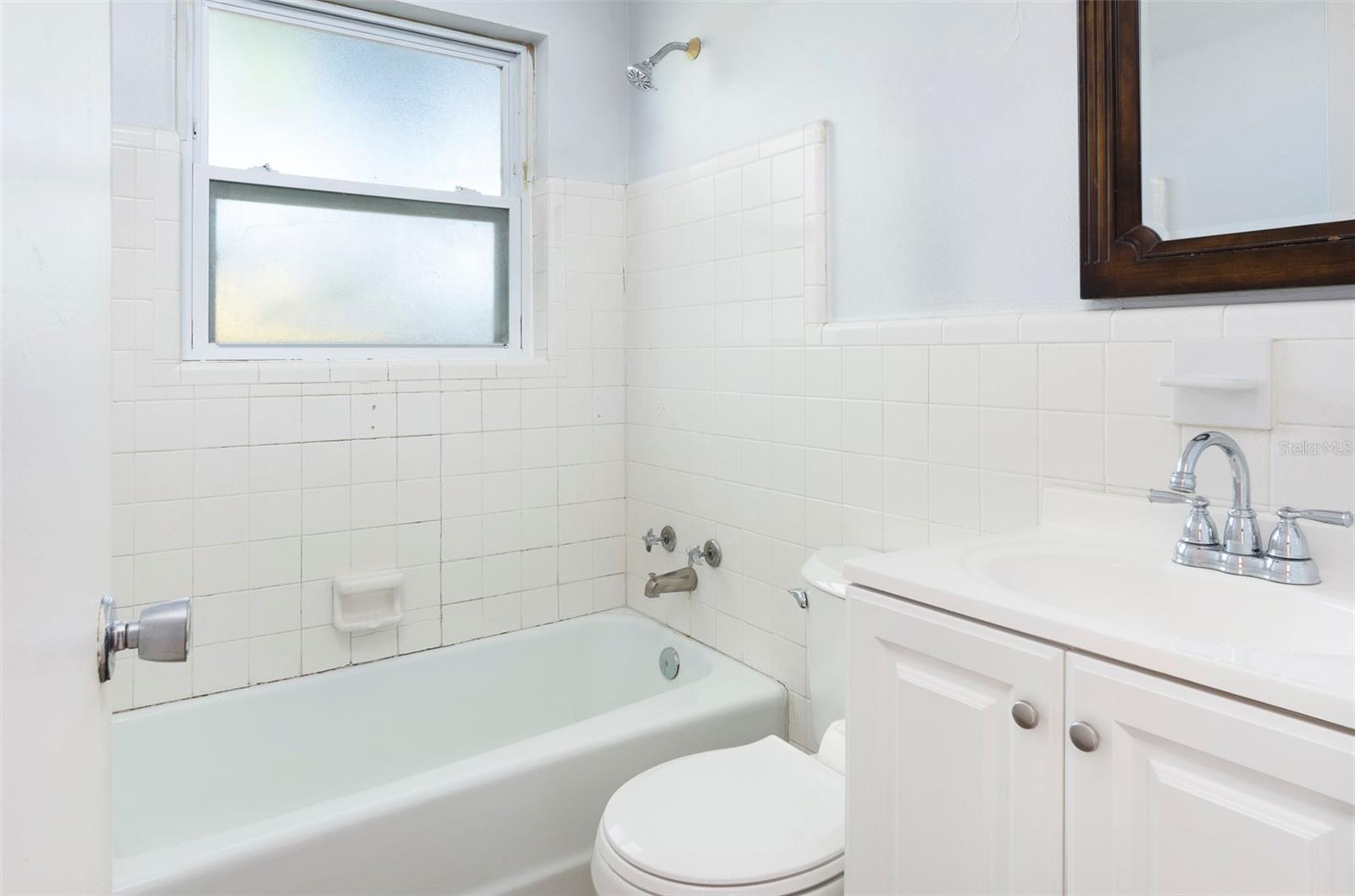 Image 23 of 35 For 2900 Leslee Lake Drive N