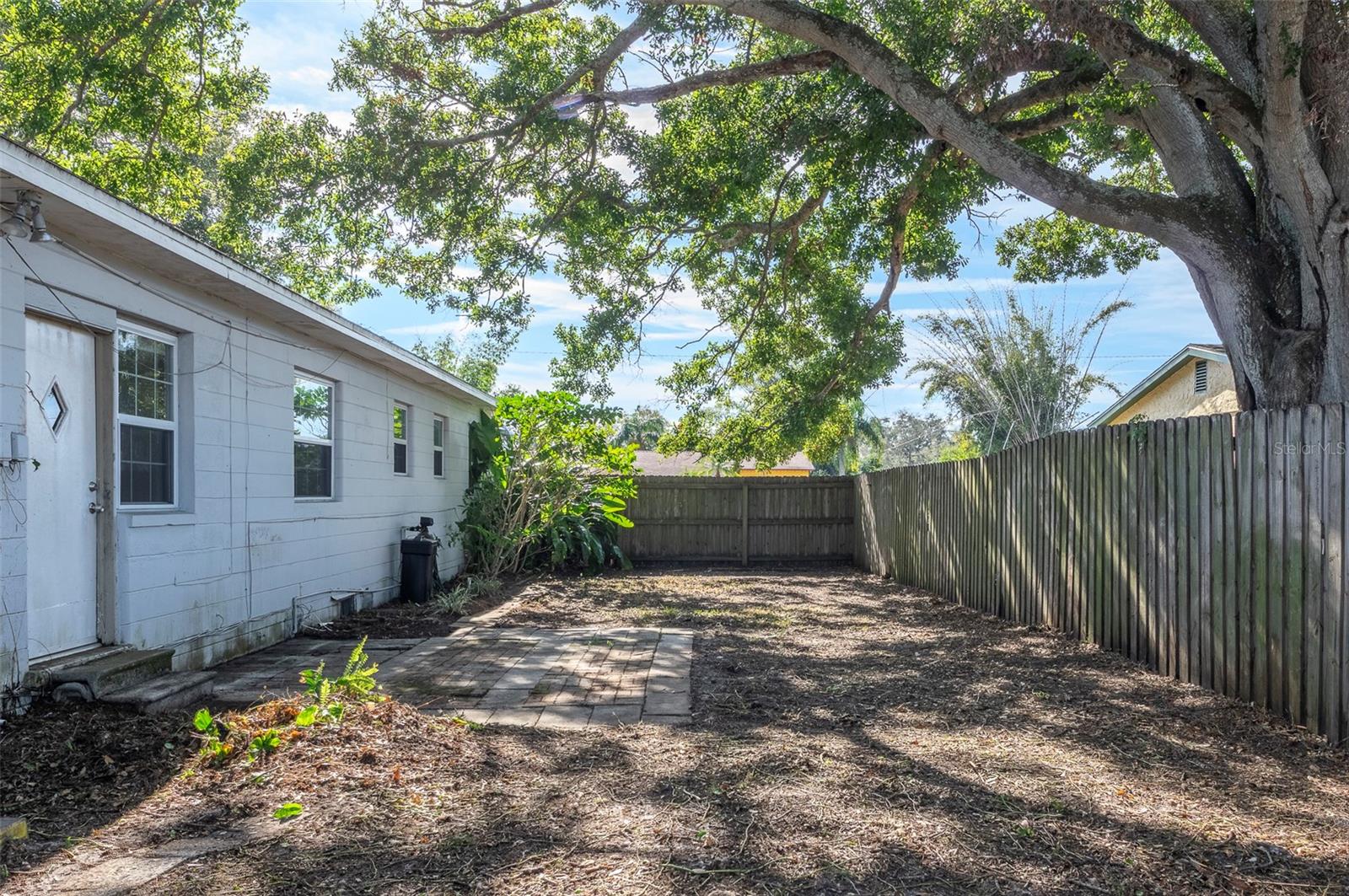 Image 24 of 35 For 2900 Leslee Lake Drive N