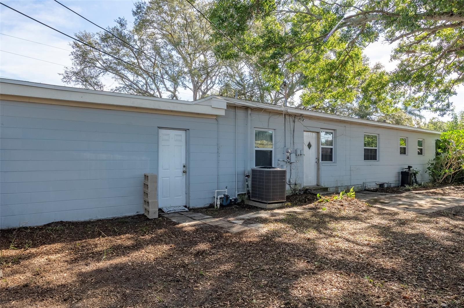 Image 25 of 35 For 2900 Leslee Lake Drive N