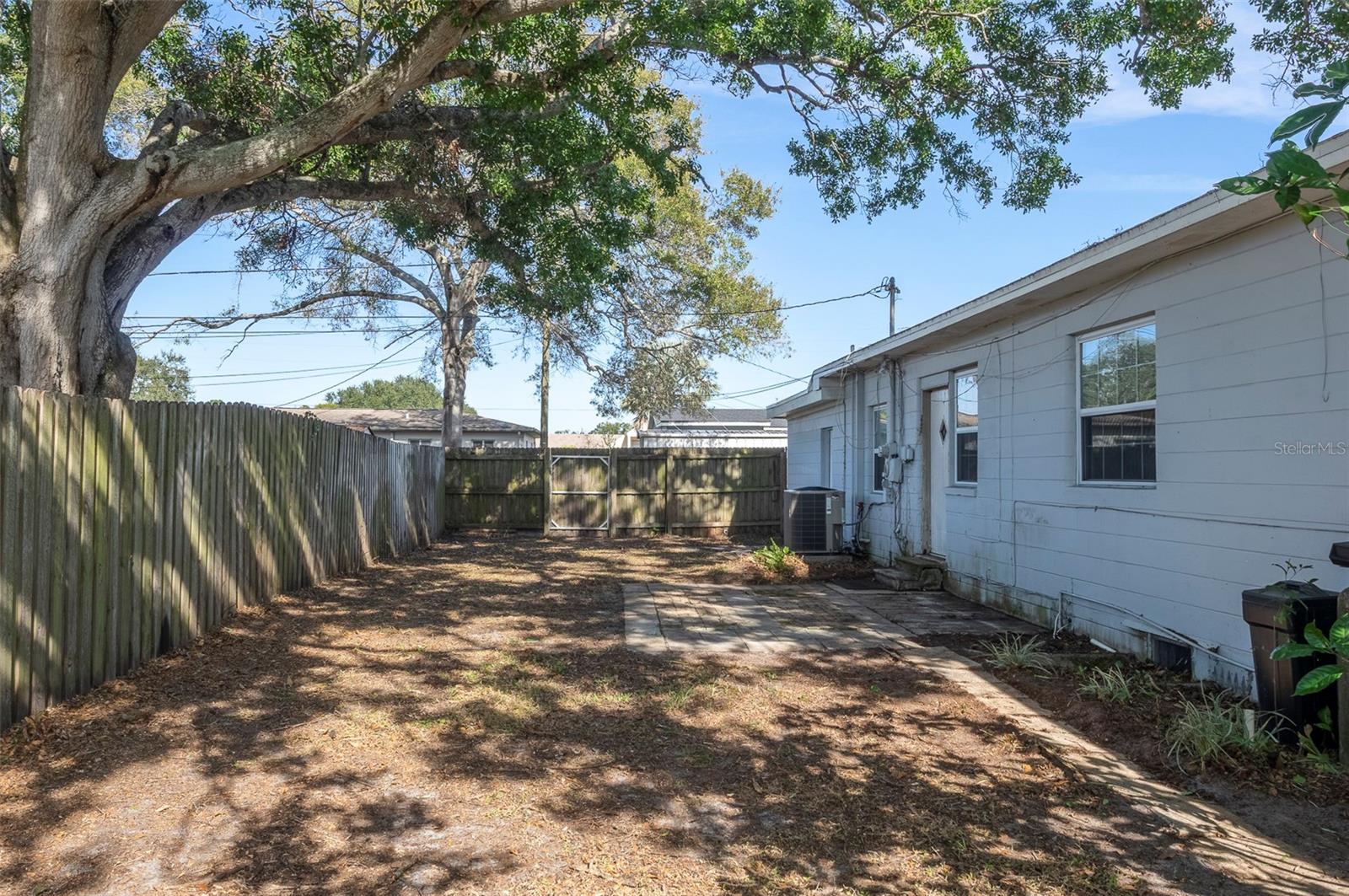 Image 27 of 35 For 2900 Leslee Lake Drive N