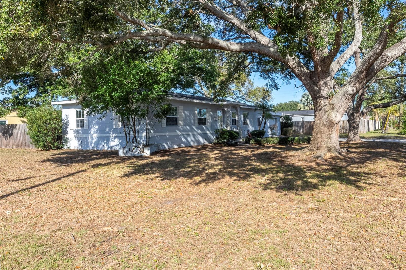 Image 32 of 35 For 2900 Leslee Lake Drive N