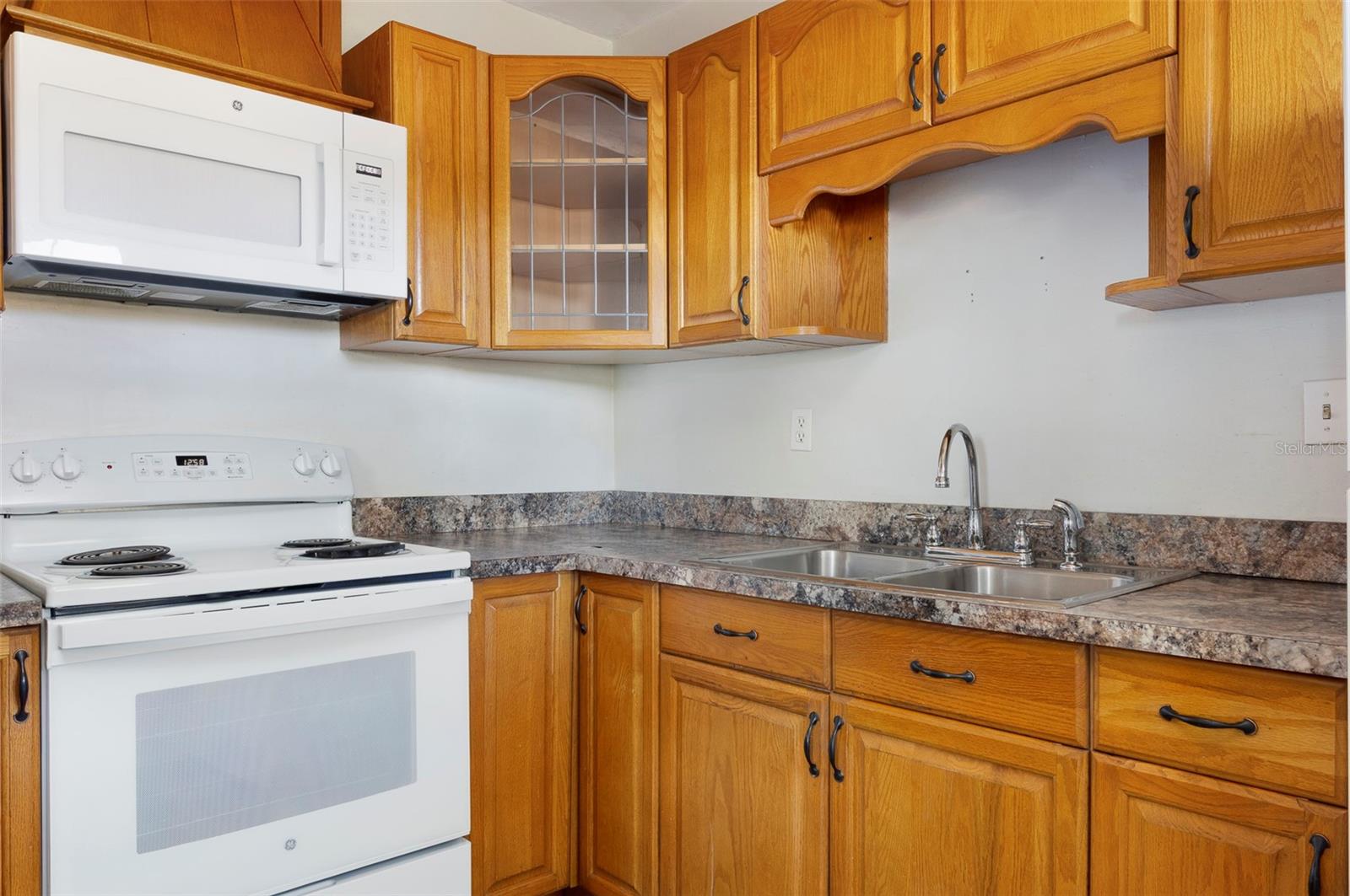 Image 8 of 35 For 2900 Leslee Lake Drive N