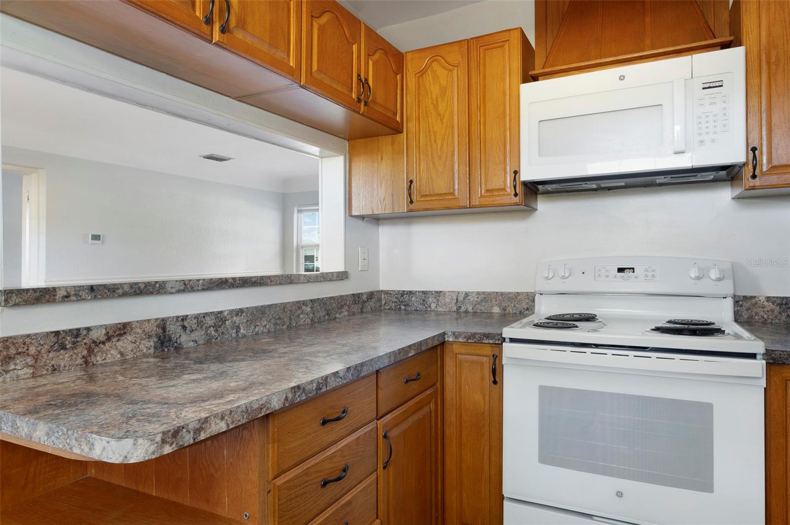 Image 9 of 35 For 2900 Leslee Lake Drive N