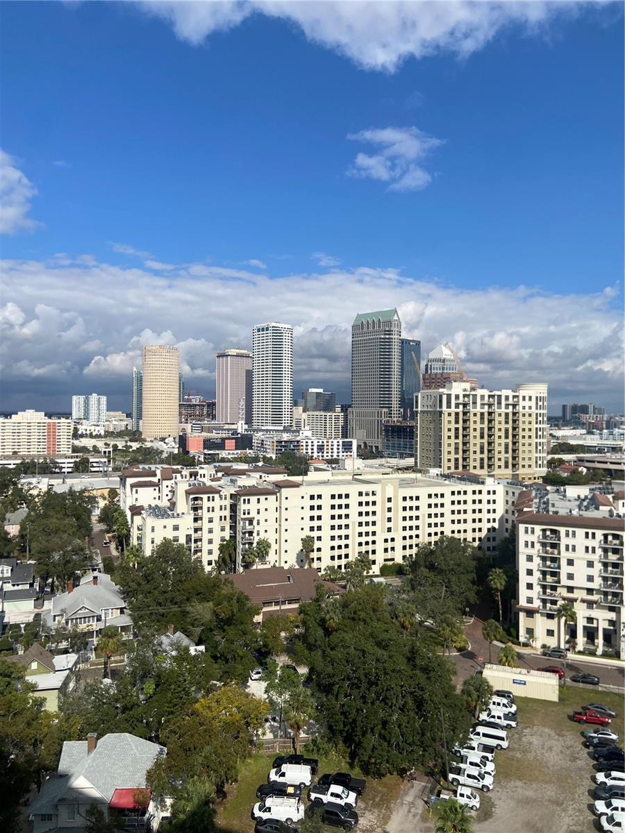 Image 20 of 34 For 345 Bayshore Boulevard 1710