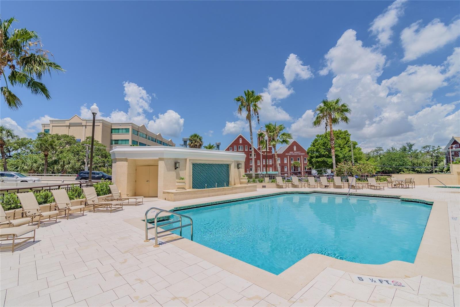 Image 3 of 34 For 345 Bayshore Boulevard 1710