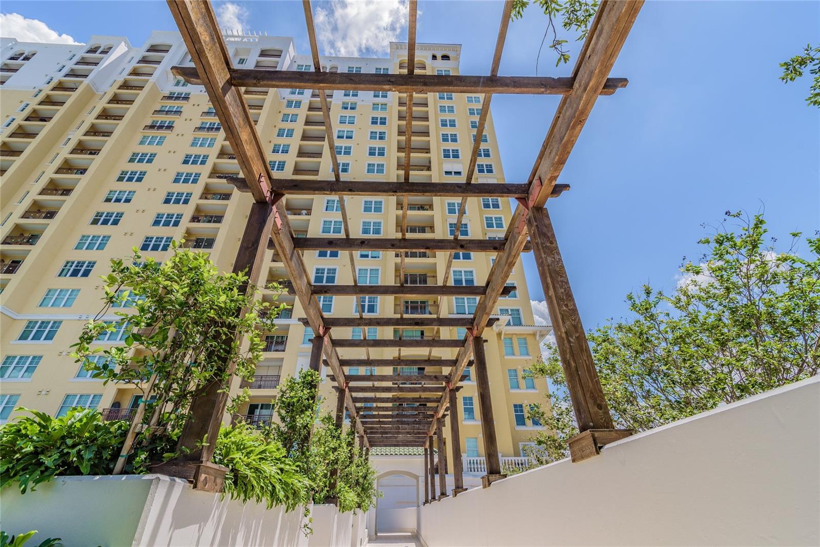 Image 33 of 34 For 345 Bayshore Boulevard 1710