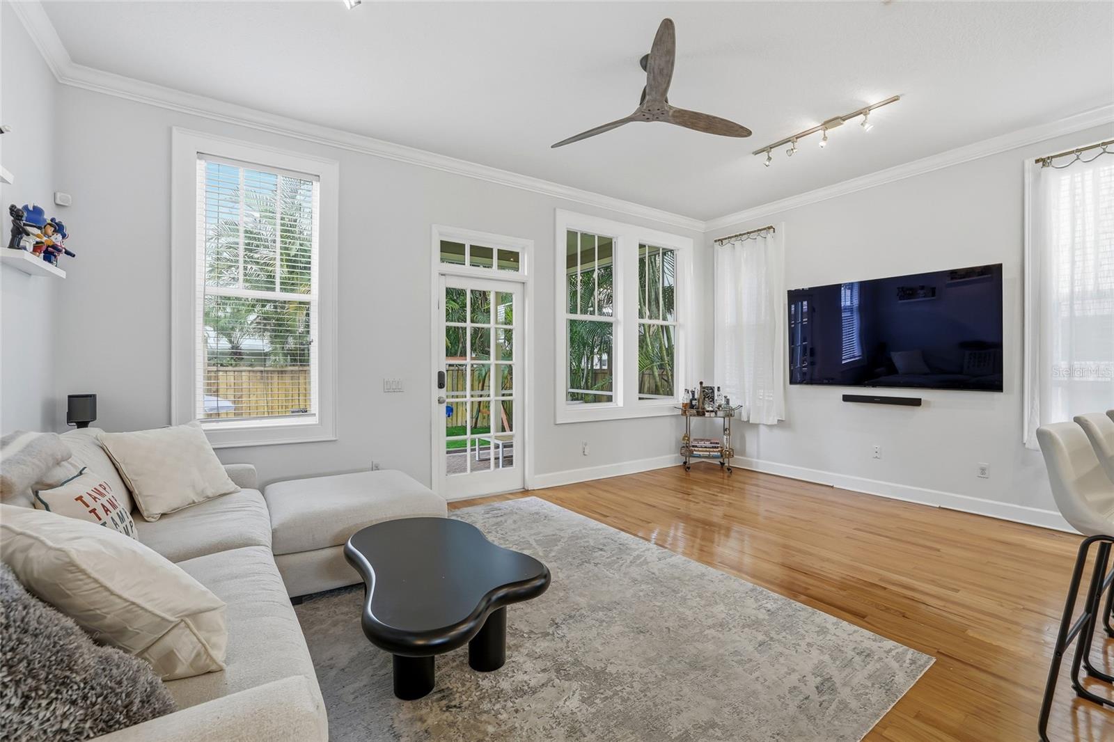 Image 21 of 45 For 3207 Tacon Street