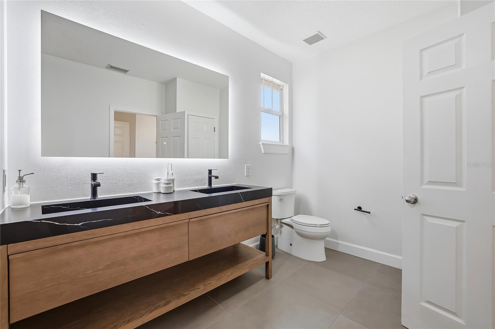 Image 31 of 45 For 3207 Tacon Street