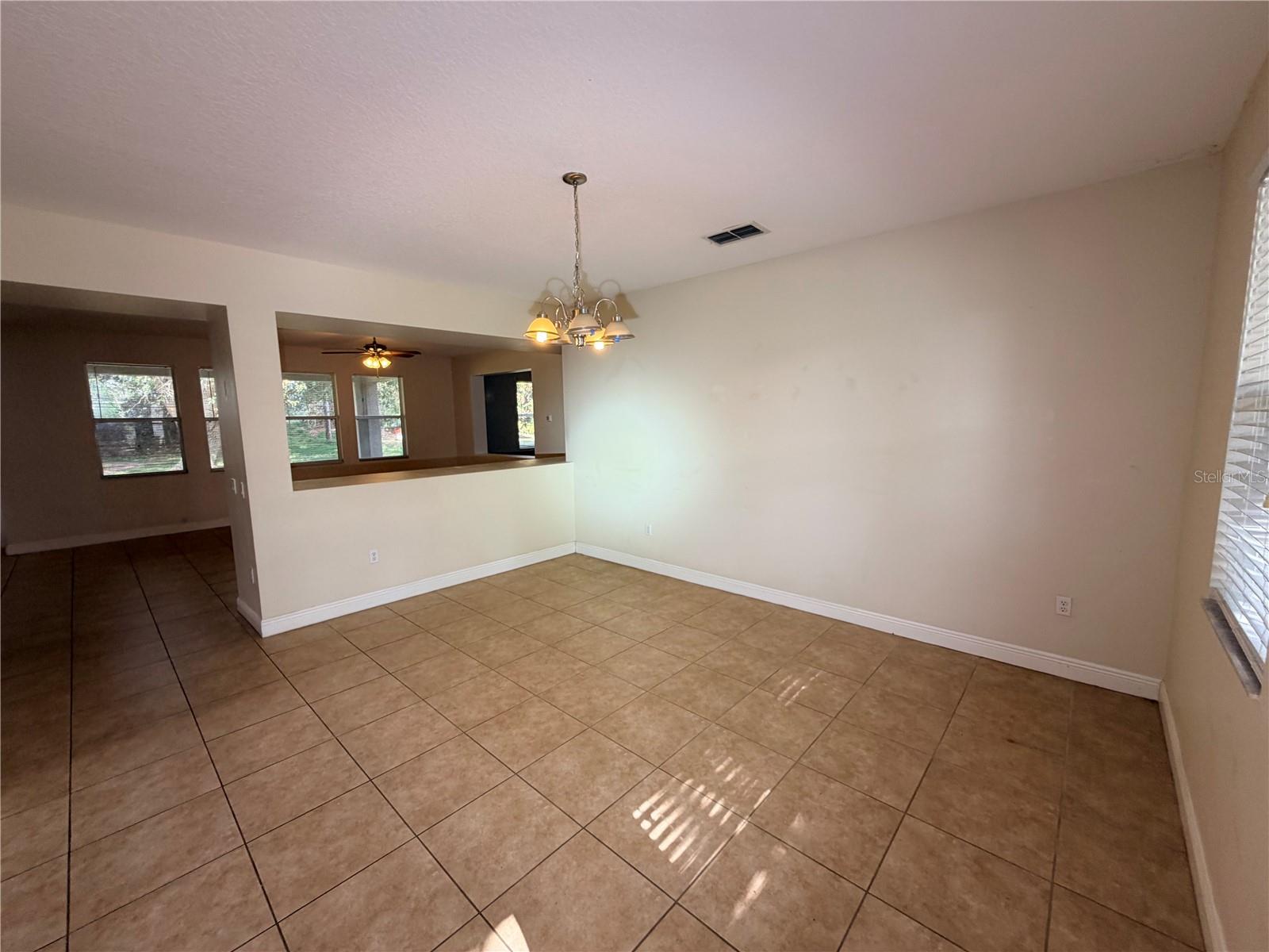 Image 10 of 38 For 10143 Malpas Point