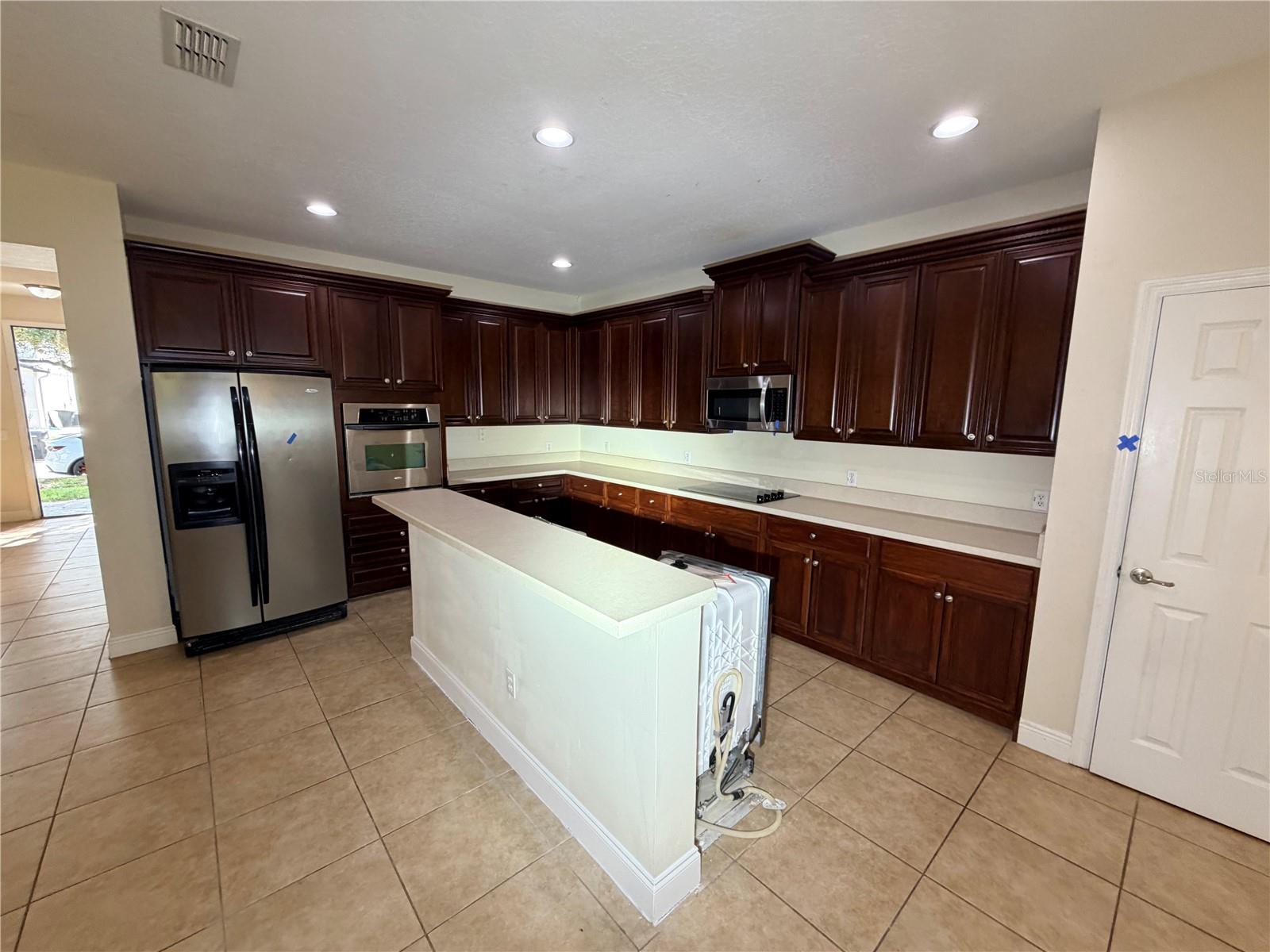 Image 15 of 38 For 10143 Malpas Point