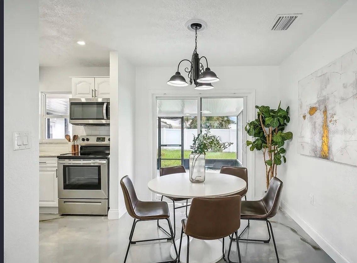 Image 6 of 26 For 6501 Sawyer Court