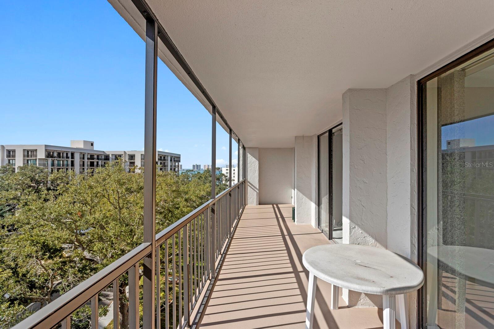 Image 12 of 50 For 220 Belleview Boulevard 702