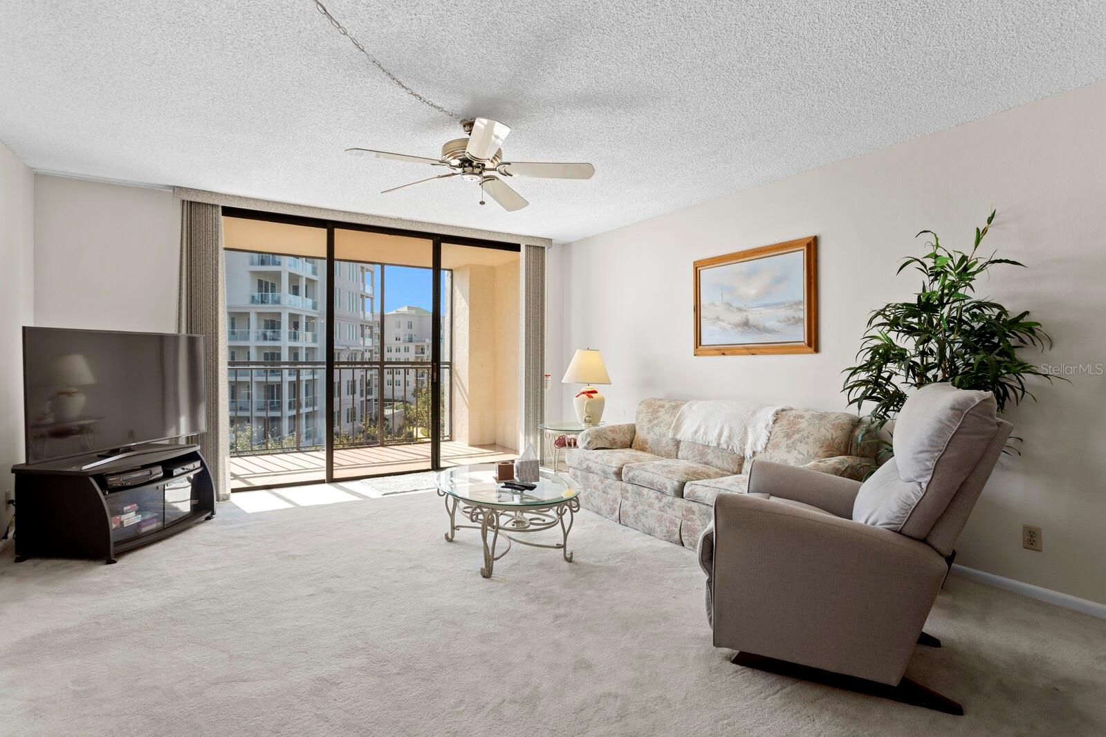 Image 15 of 50 For 220 Belleview Boulevard 702